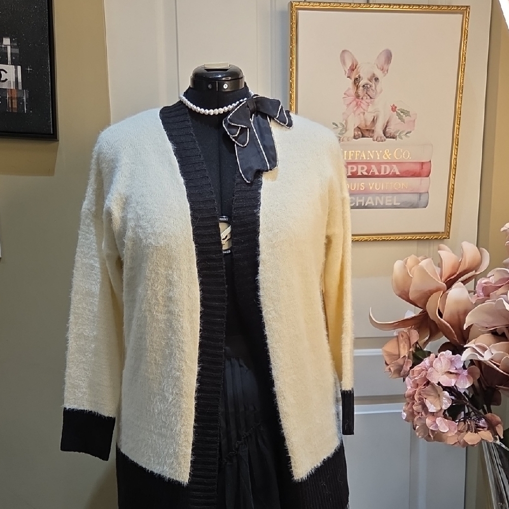 Nwt XL Dreamers By Debut Chic Women's Cream and Black Cardigan